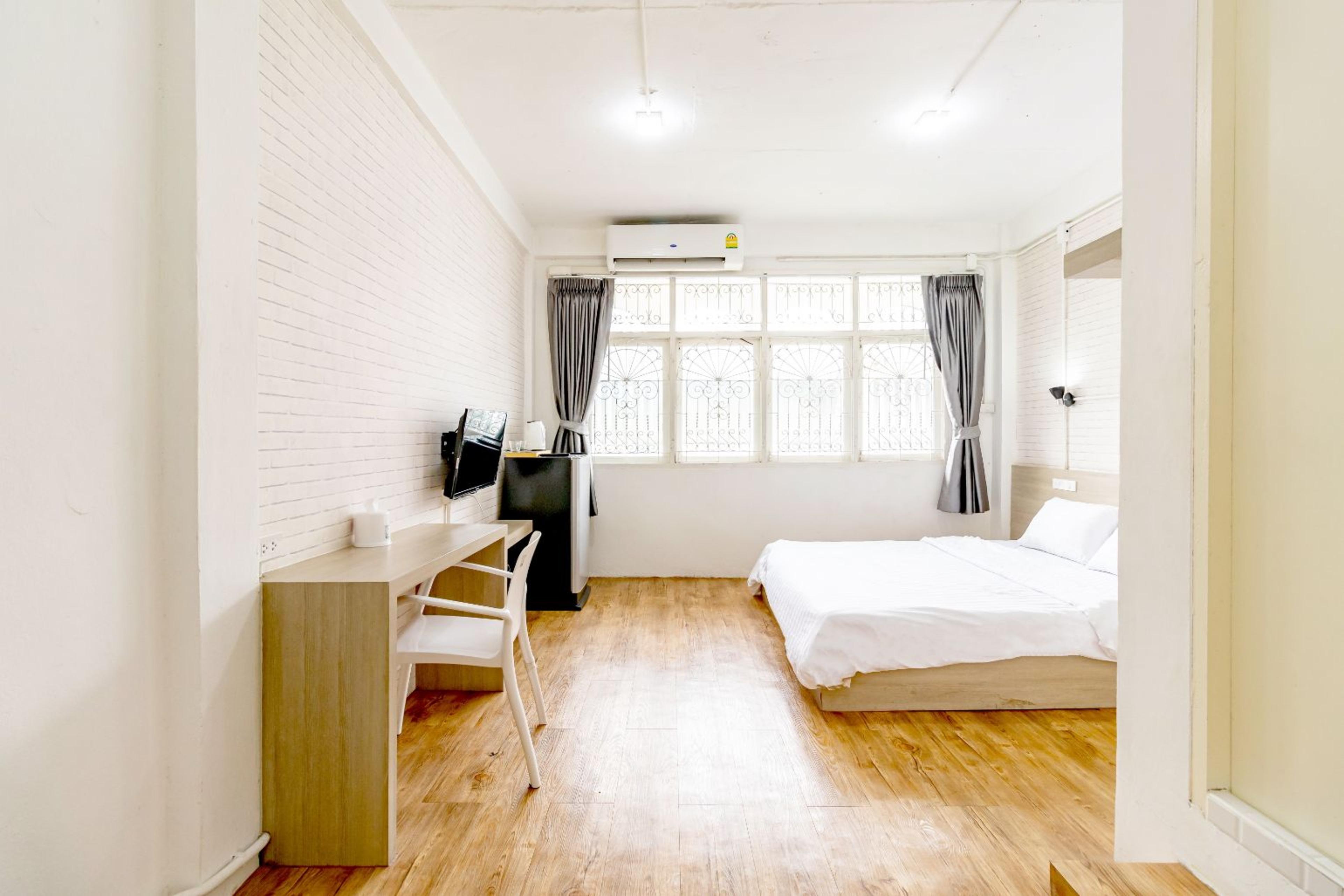 Ze Residence Bang Aor Station Bangkok Exterior photo