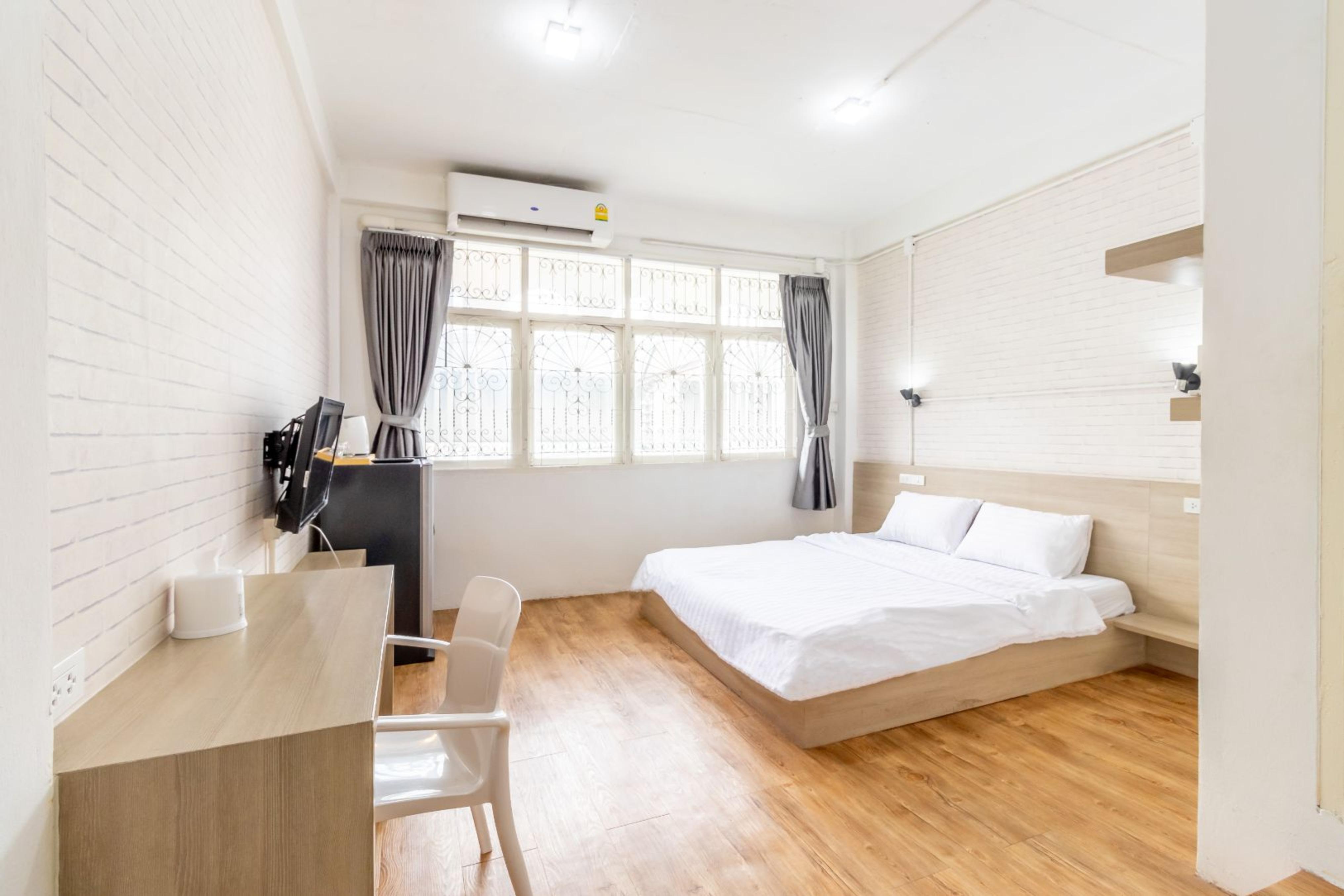 Ze Residence Bang Aor Station Bangkok Exterior photo