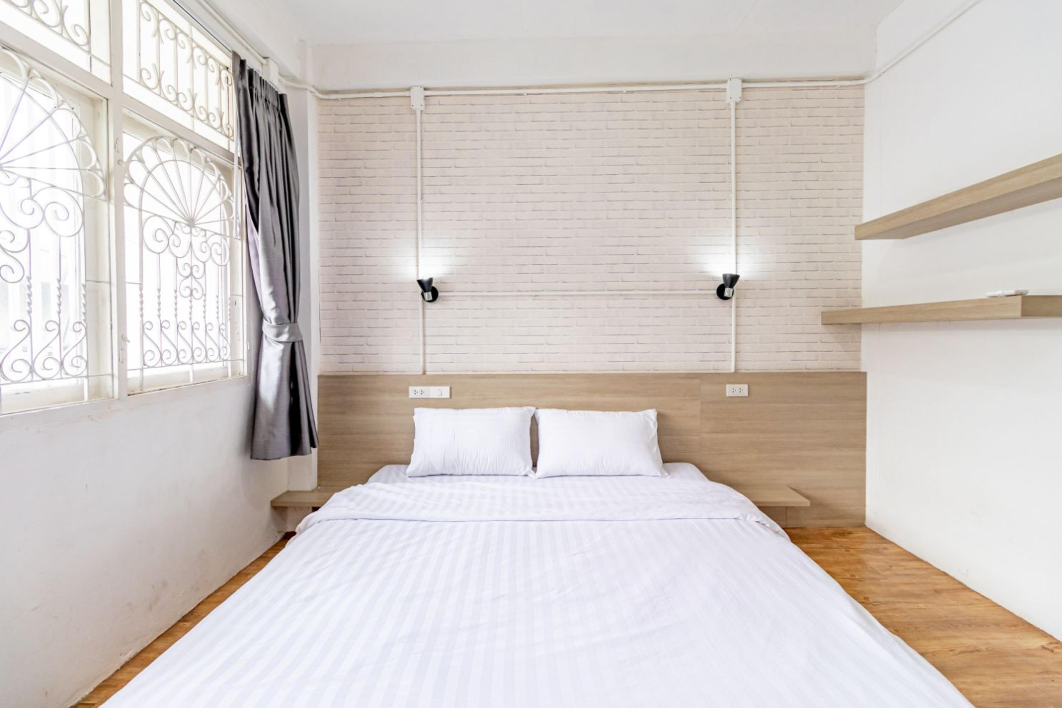 Ze Residence Bang Aor Station Bangkok Exterior photo